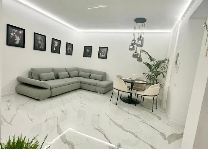 Lb - Luna Luxury アパート